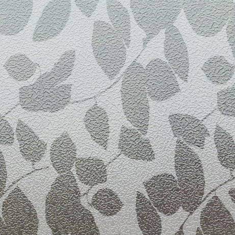 Vitrostatic Fensterfolie mit milchig-transparenter Optik, grauem Blätter-Muster und statisch haftender Oberfläche