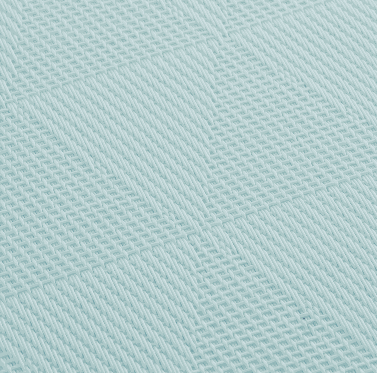 Gewebtes Tischset aus hellblauem Polypropylen mit strukturiertem Flechtmuster und geometrischen Streifen