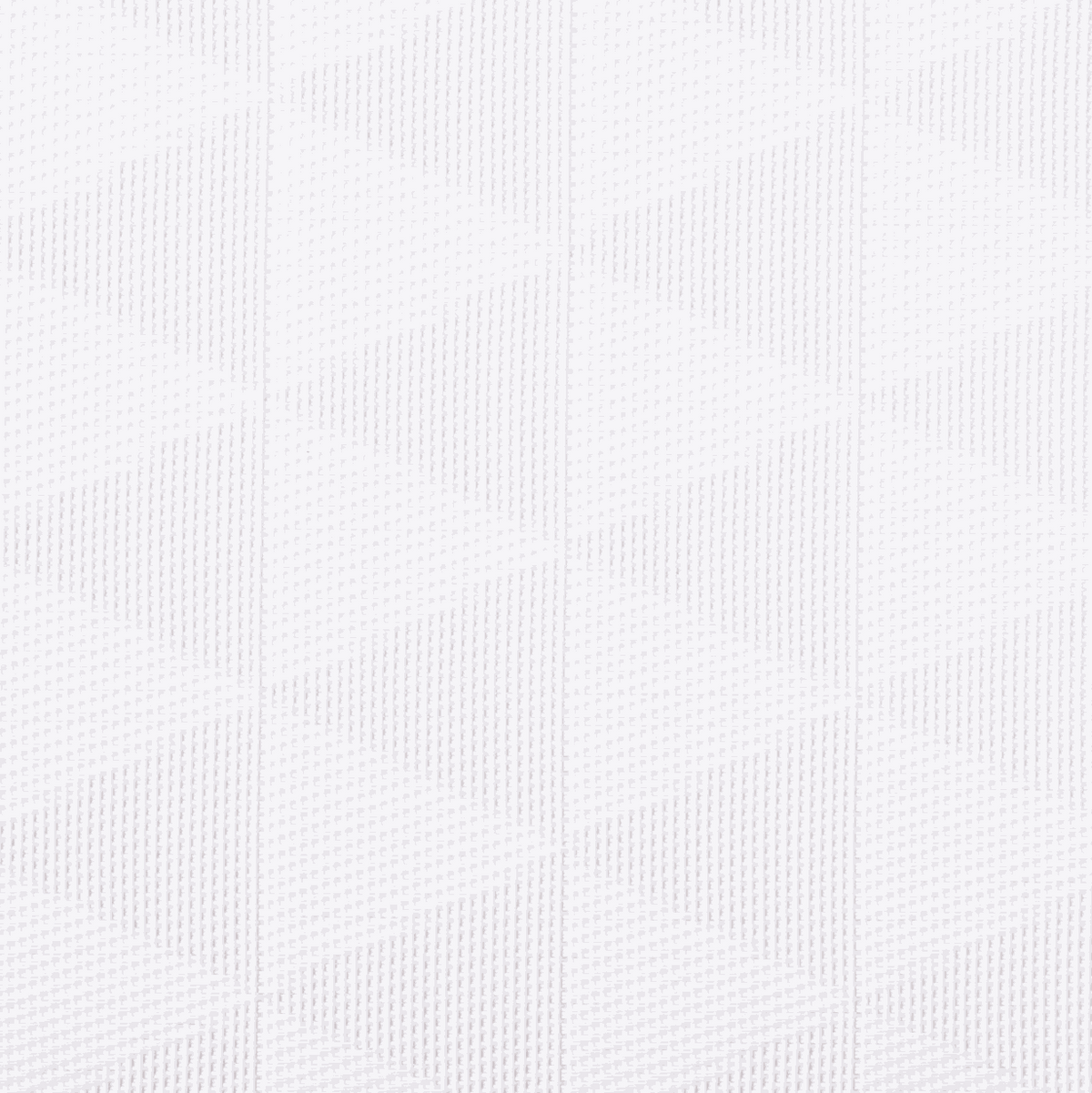 Gewebtes Tischset in Weiß mit feiner geometrischer Struktur und dezentem Streifenmuster aus Kunststoff