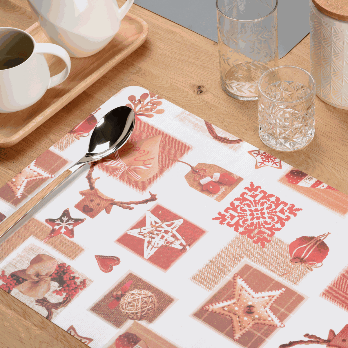 Tischset Weihnachten aus Kunststoff in Weiß mit roten Weihnachtsmotiven und rechteckiger Form, abwischbar