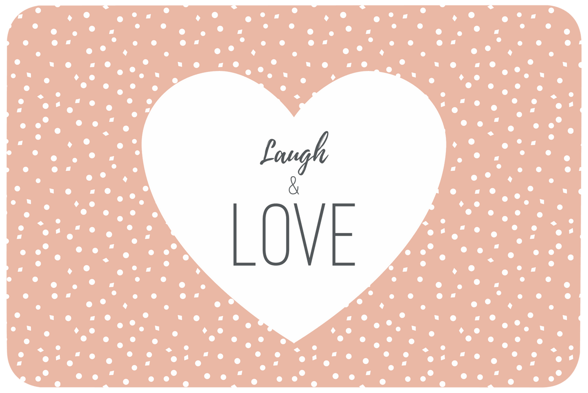 Tischset Message aus Kunststoff in Rosa mit weißen Punkten und Herzmotiv „Laugh & Love“, rechteckig und abwischbar