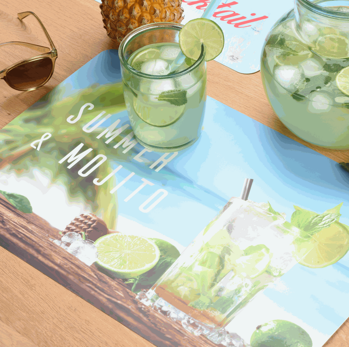 Tischset Food aus pflegeleichtem Kunststoff, rechteckig mit tropischem Limetten-Mojito-Motiv in Blau und Grün