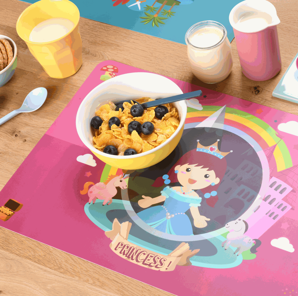 Rechteckiges Kinder Tischset aus Kunststoff mit buntem Motiv zum Schutz des Tisches vor Flecken und Krümeln