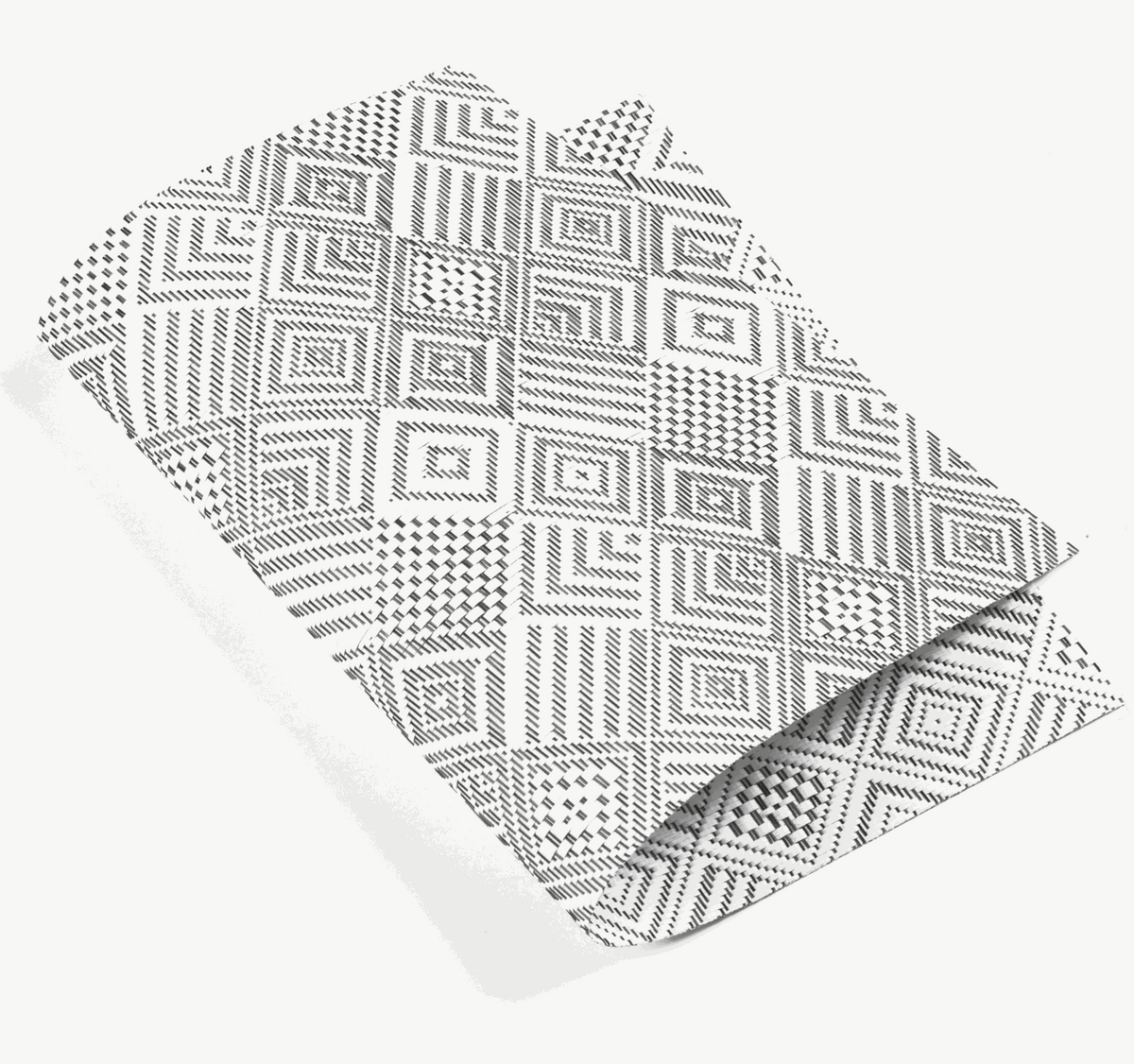 Gewebtes Tischset aus Kunststoff in Weiß und Grau mit geometrischem Muster und abgerundeten Kanten