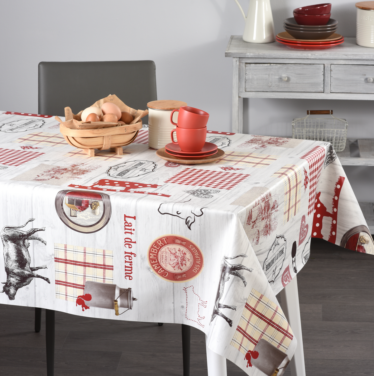 Wachstischdecke Country aus beschichtetem Material in Weiß mit Bauernhofmotiven und Karomuster, abwischbar