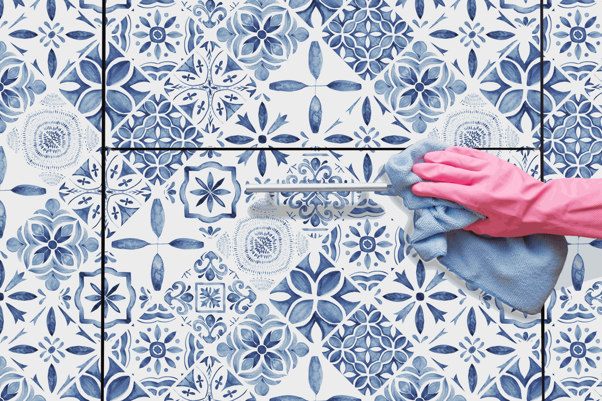 Vénilia Klebefolie Premium "Tiles" in moderner Fliesenoptik, matte kratzfeste Oberfläche, selbstklebend und blasenfrei für Möbel und Türen.