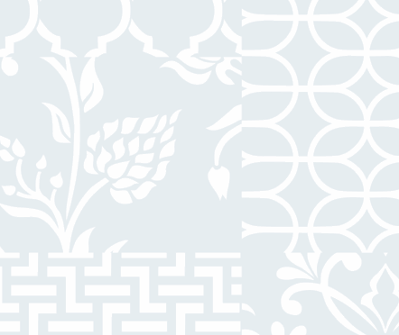 Rechteckiges Tischset Transparente aus glattem Kunststoff in Hellblau mit weißen Blumen- und Geometriemustern