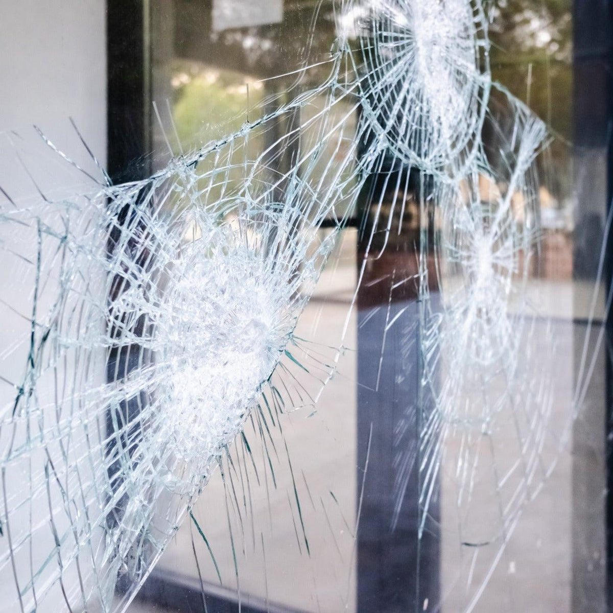 Splitterschutzfolie für Fenster, transparente Schutzfolie zur Bindung von Glassplittern bei gesprungenem Glas