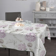Wachstischdecke Premium Blumen aus glattem Wachstuch mit weißen und violetten Hortensien sowie grünen Blättern