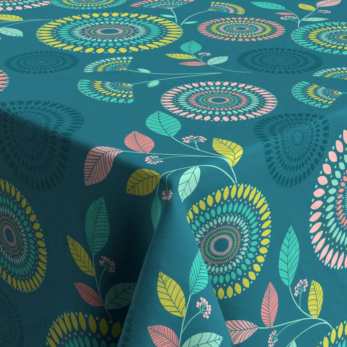Textile Tischdecke aus türkisfarbenem Textil mit buntem Blumen-, Blätter- und Ornamentmuster, abwischbar